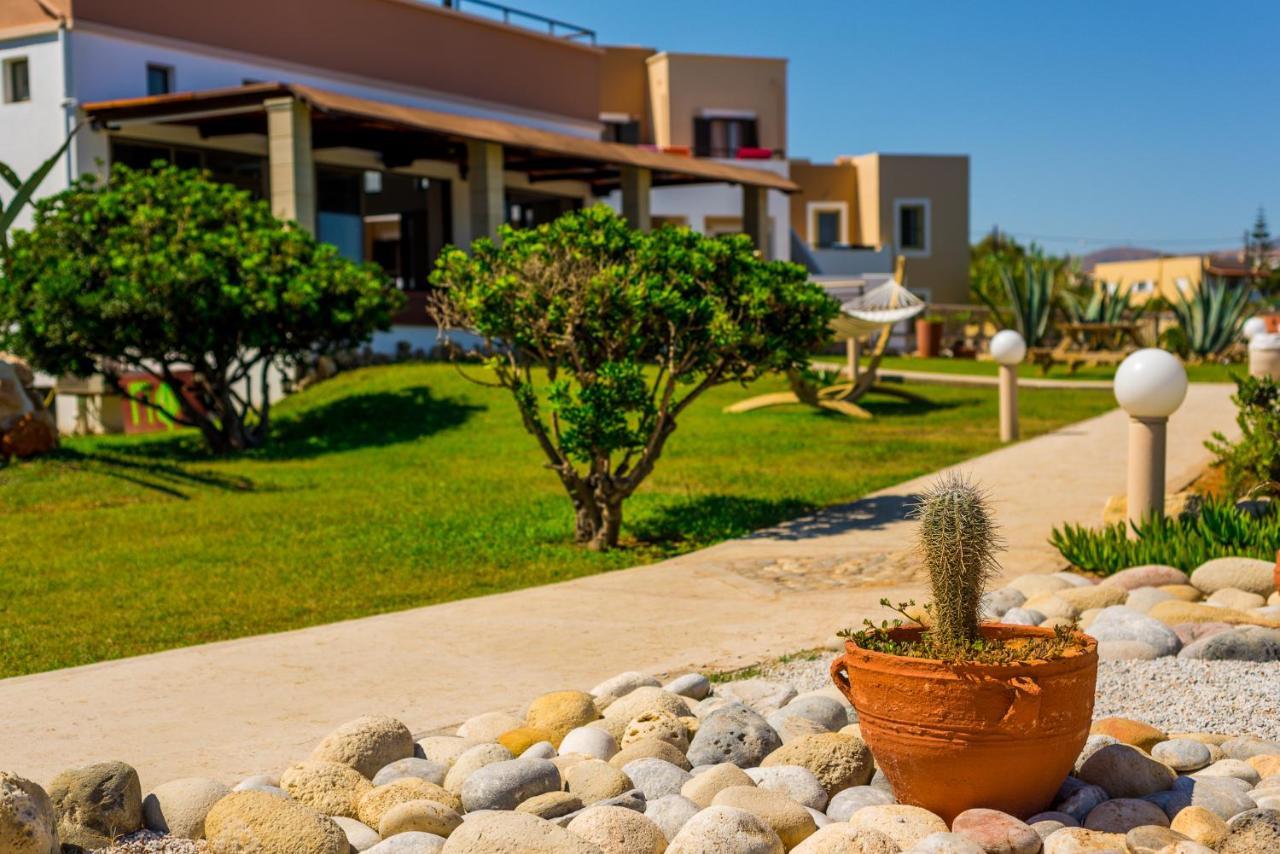 Alkionis Beach Hotel Apartments Sfáka Extérieur photo