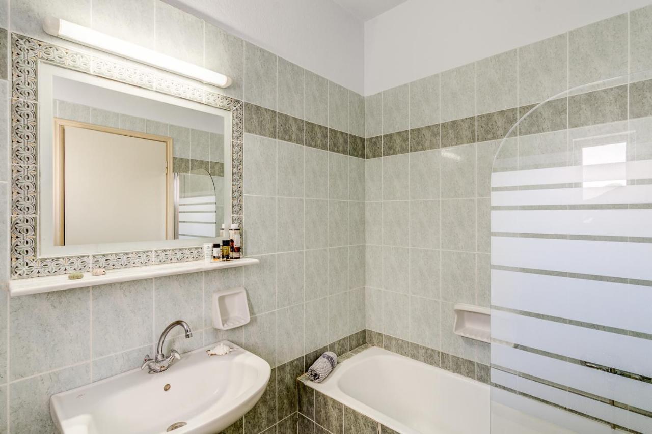 Alkionis Beach Hotel Apartments Sfáka Extérieur photo