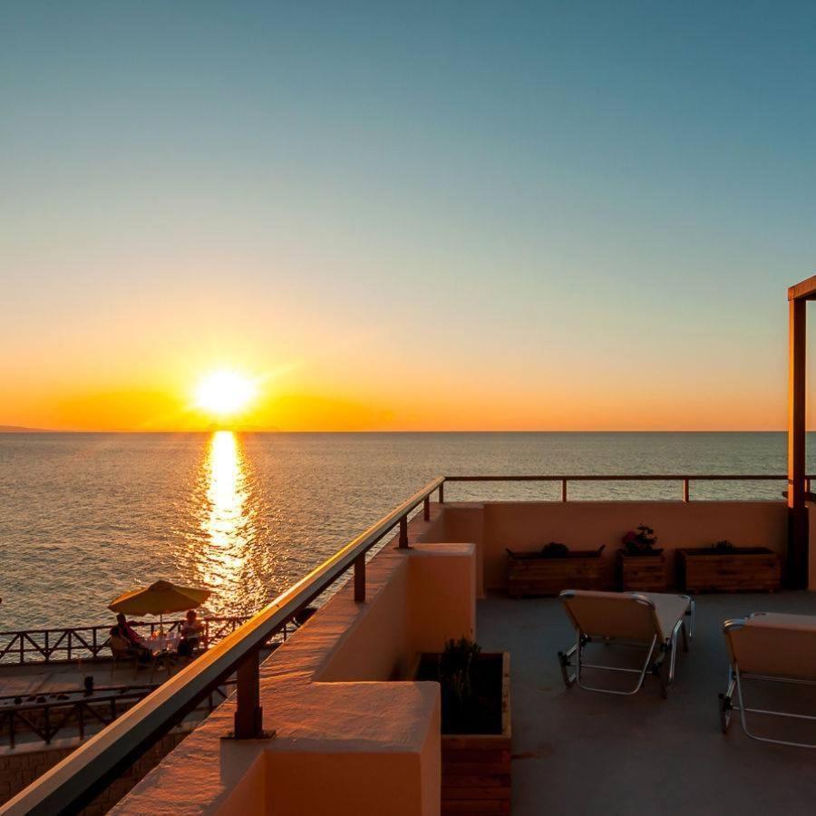 Alkionis Beach Hotel Apartments Sfáka Extérieur photo